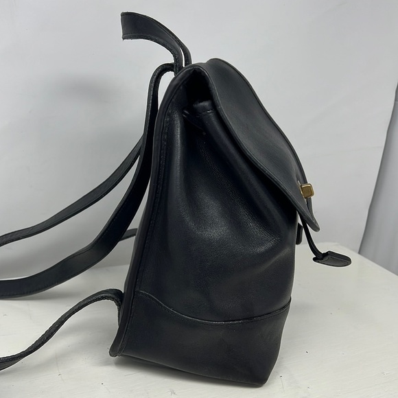 Coach Vintage Legacy 9960 Black Leather Brass Hardware Top Handle Flap Backpack - Picture 5 of 12